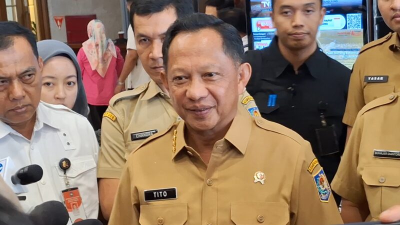 Pemberian insentif berupa pembebasan atau pengurangan pajak daerah mencakup Pajak Kendaraan Bermotor (PKB) dan Bea Balik Nama Kendaraan Bermotor (BBNKB).