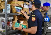 Rencana Menkeu Purbaya terapkan Layer baru cukai rokok menimbulkan keresahan pekerja di industri tembakau-Humas Pemkot Surabaya.