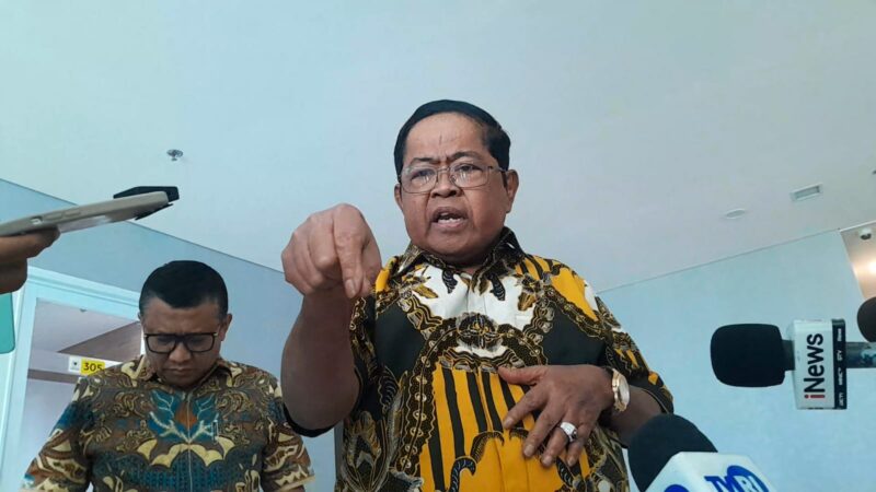 Wakil Ketua Umum Partai Golkar sekaligus Ketua Koalisi Merah Putih (KMP) 2014, Idrus Marham, menyoroti pernyataan Amien Rais dalam sebuah video yang beredar di YouTube dan menuai polemik publik.