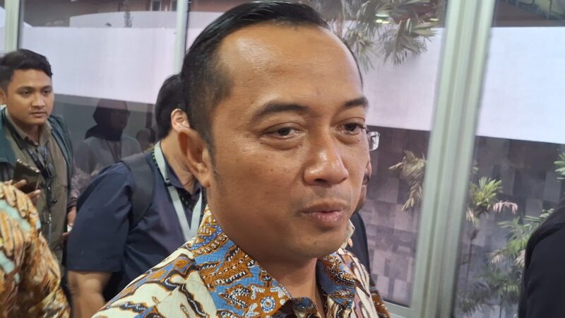 Menteri Sekretaris Negara (Mensesneg) Prasetyo Hadi mengatakan pemerintah masih menunggu hasil laporan lebih lanjut terkait insiden meniggalnya tiga calon manajer Kopdes Merah Putih saat latihan militer dasar.