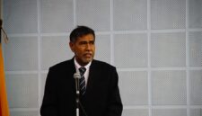 Profesor Armin Arsyad.