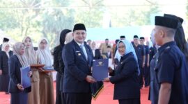 Wali Kota Makassar Munafri Arifuddin melantik dan menyerahkan surat keputusan (SK) kepada 369 kepala sekolah definitif tingkat SD dan SMP. 